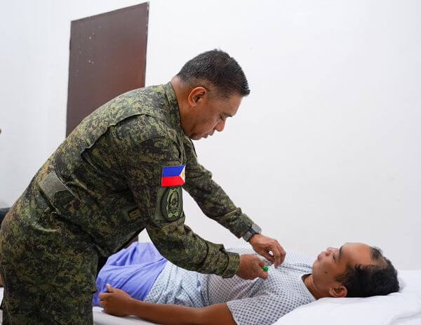 CSAFP Commends 9th Infantry Division for Excellence in HADR and Internal Security Operations