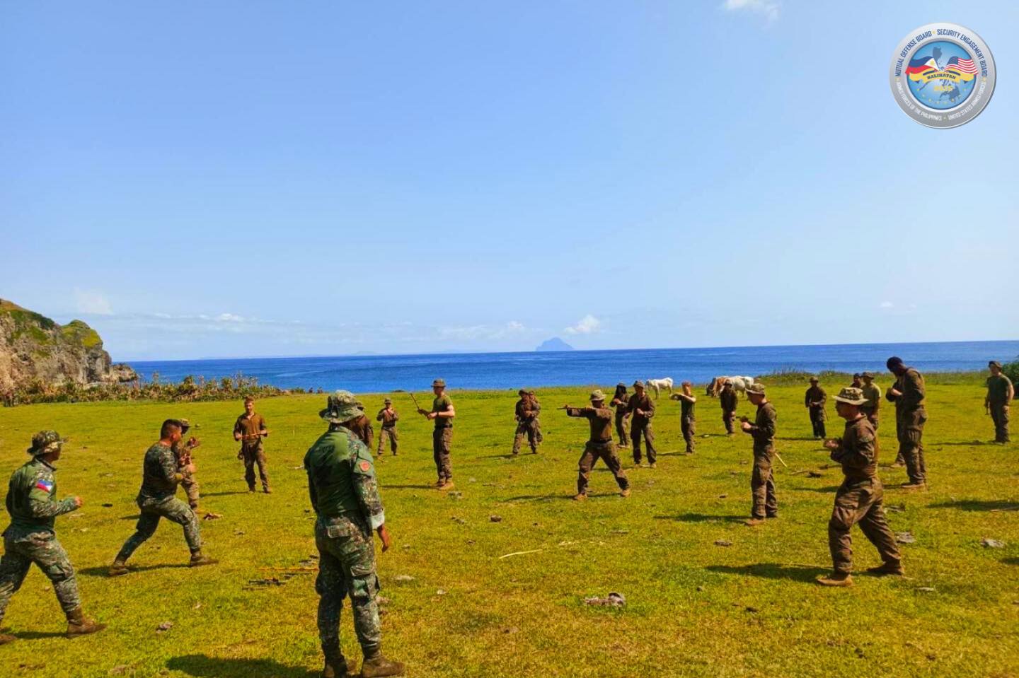 EXERCISE BALIKATAN | PH-US Marines Train Together in Pekiti-Tirsia Kali and 81mm Mortar Gun Drill in Batanes