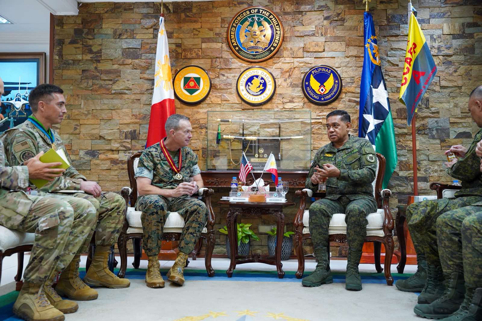 US INDOPACOM J5 Director pays exit call on AFP Chief of Staff, receives honors for service